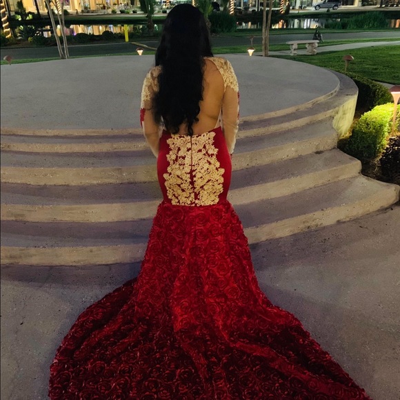 Burgundy Red Flower train Prom Dress - Picture 2 of 3